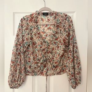 VICI WOMANS FLORAL BLOUSE